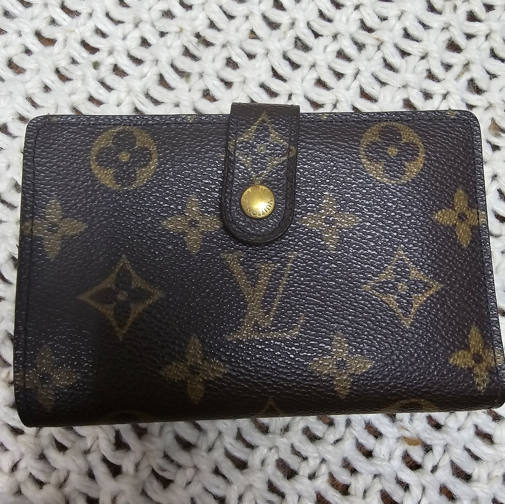 Louis Vuitton Kisslock Wallet